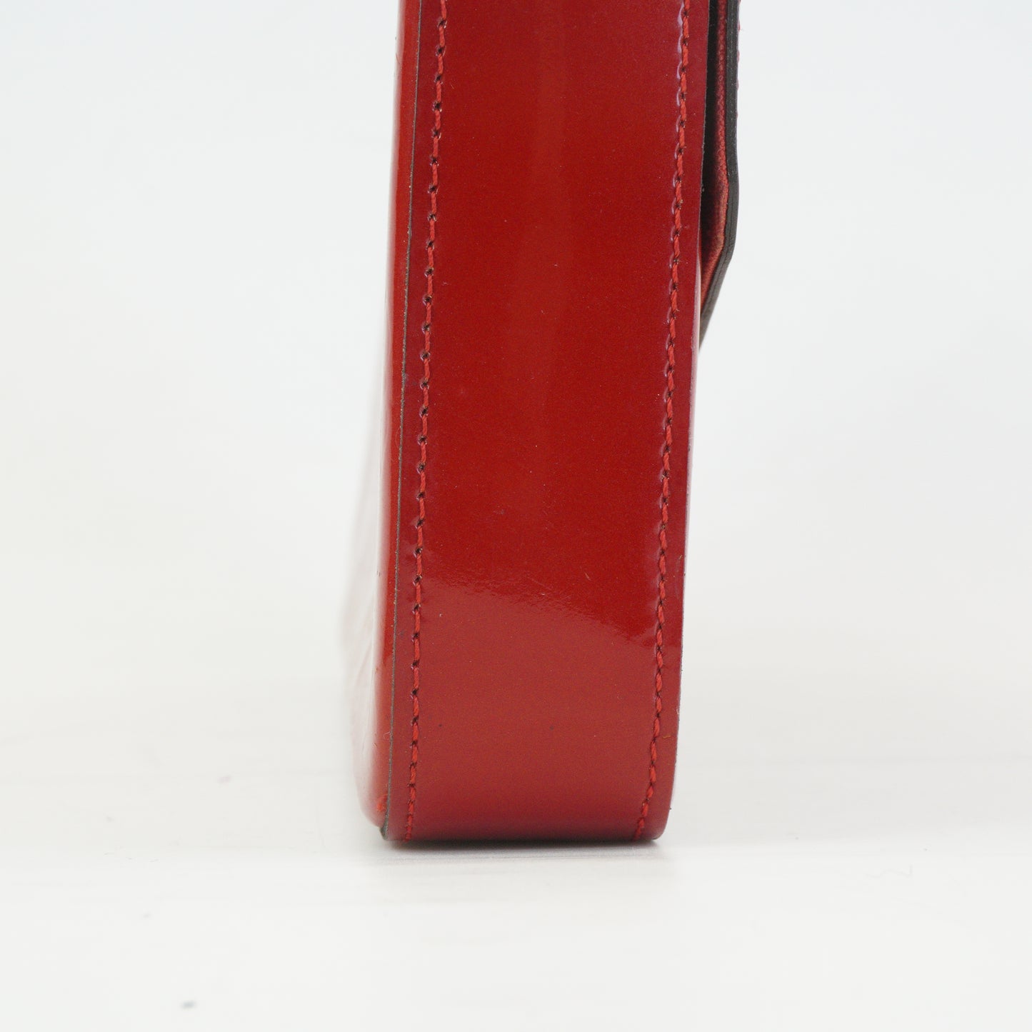 Louis Vuitton	Pochette Felicie Patent Red Small GHW