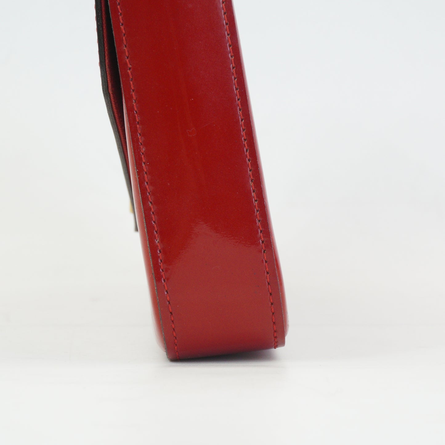 Louis Vuitton	Pochette Felicie Patent Red Small GHW