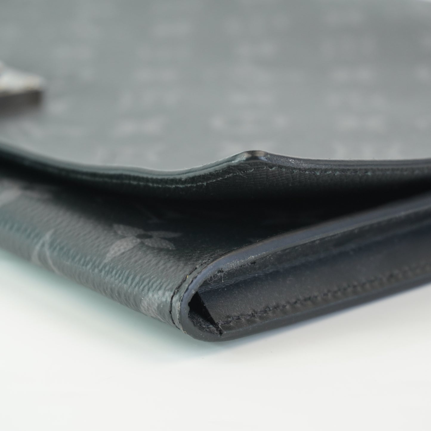 Louis Vuitton	Monogram Eclipse Porte GM