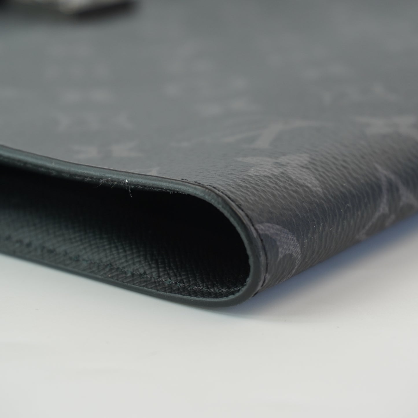 Louis Vuitton	Monogram Eclipse Porte GM