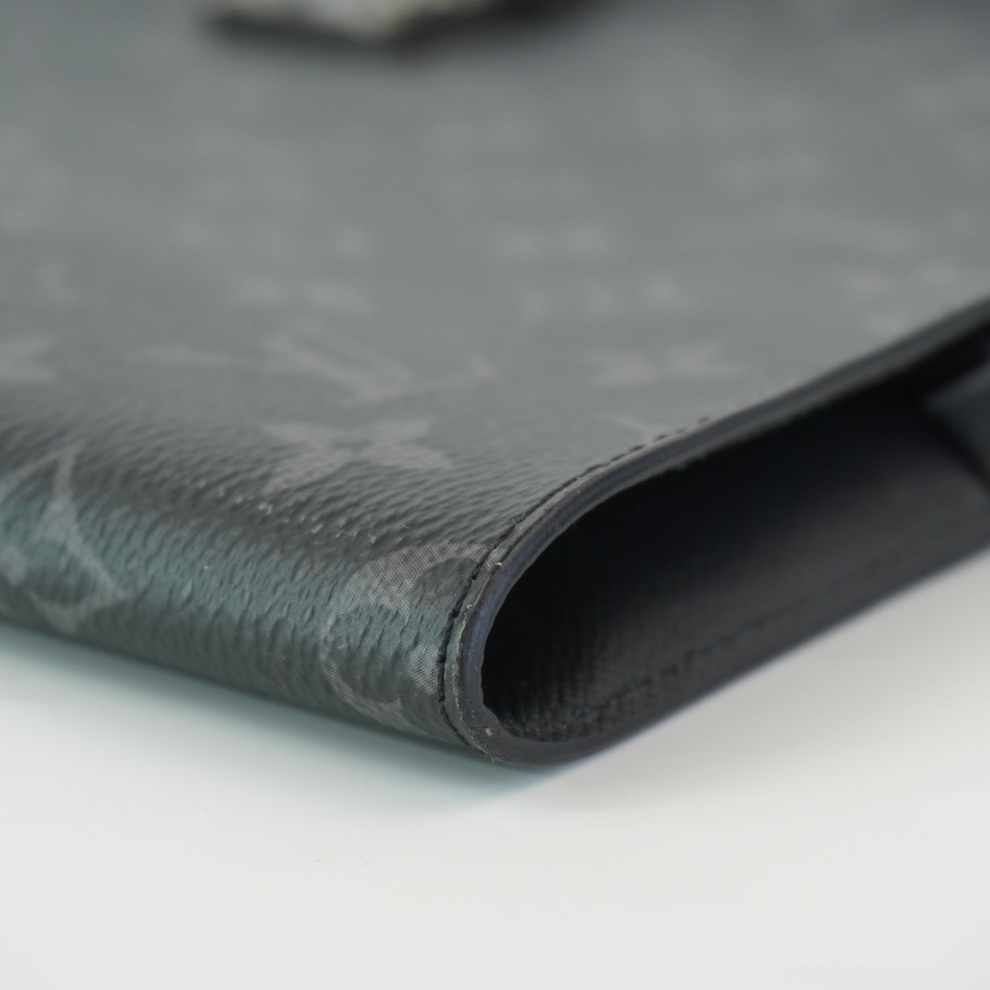Louis Vuitton	Monogram Eclipse Porte GM