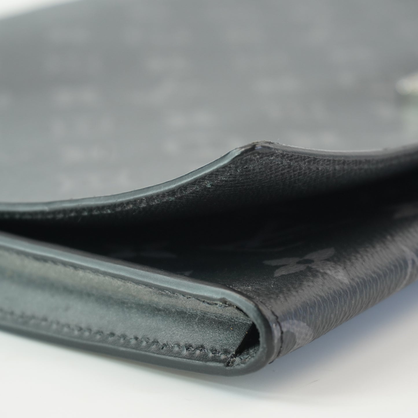 Louis Vuitton	Monogram Eclipse Porte GM