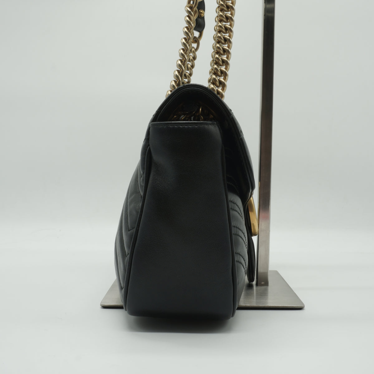 Gucci	Marmont Matelasse Medium Black GHW