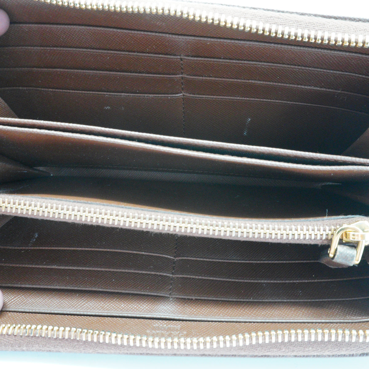 Prada	Saffiano Leather Zip-Around Wallet GHW