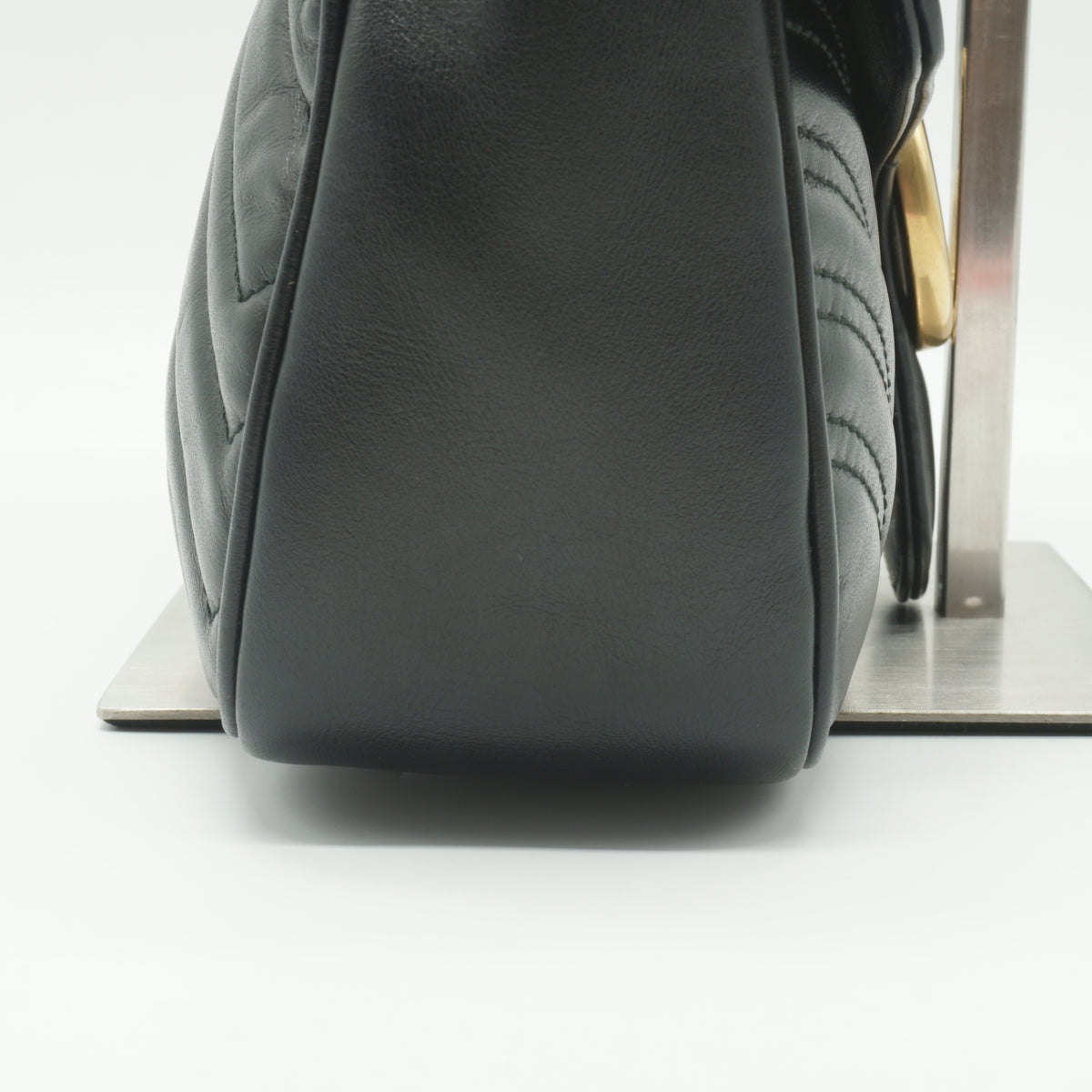 Gucci	Marmont Matelasse Medium Black GHW