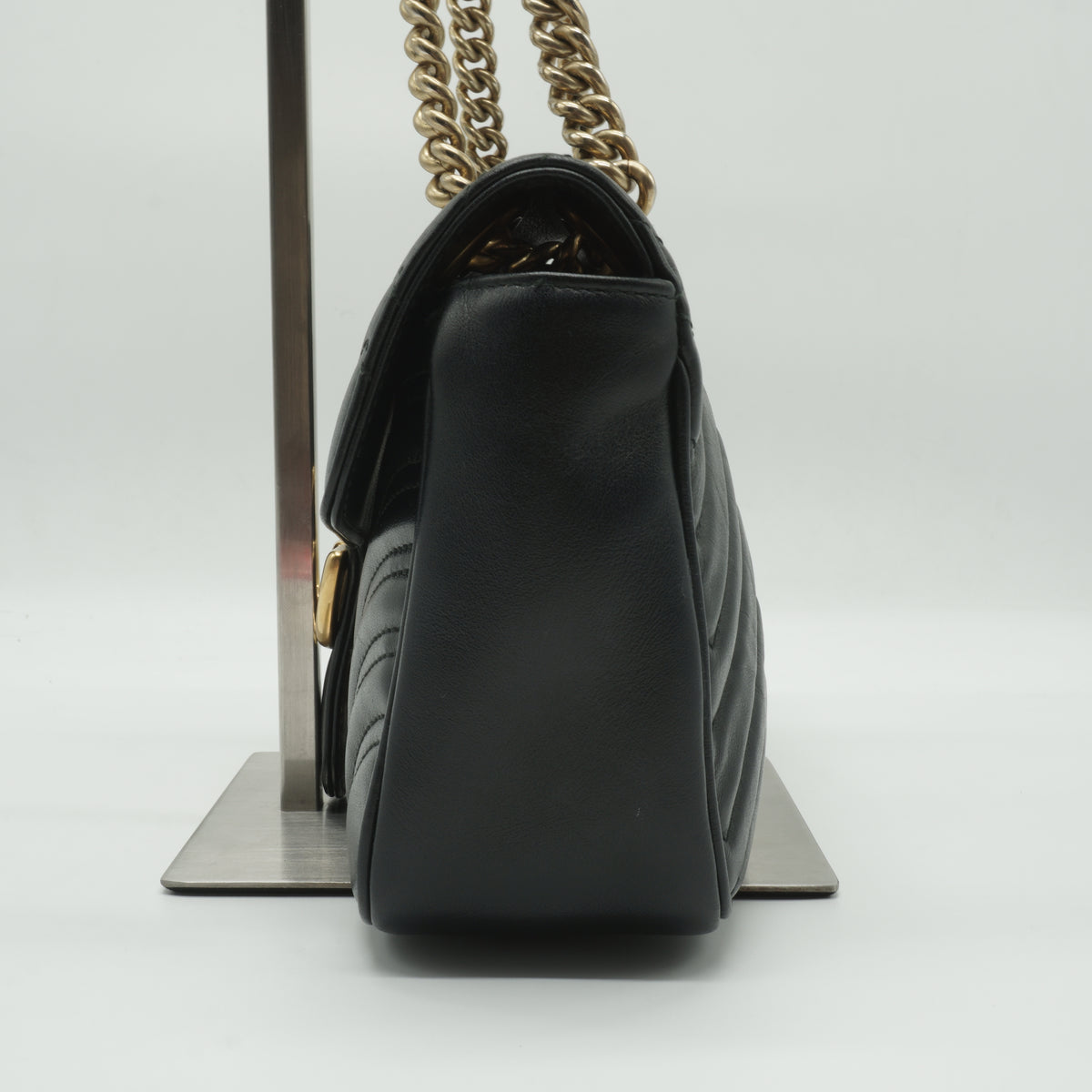 Gucci	Marmont Matelasse Medium Black GHW