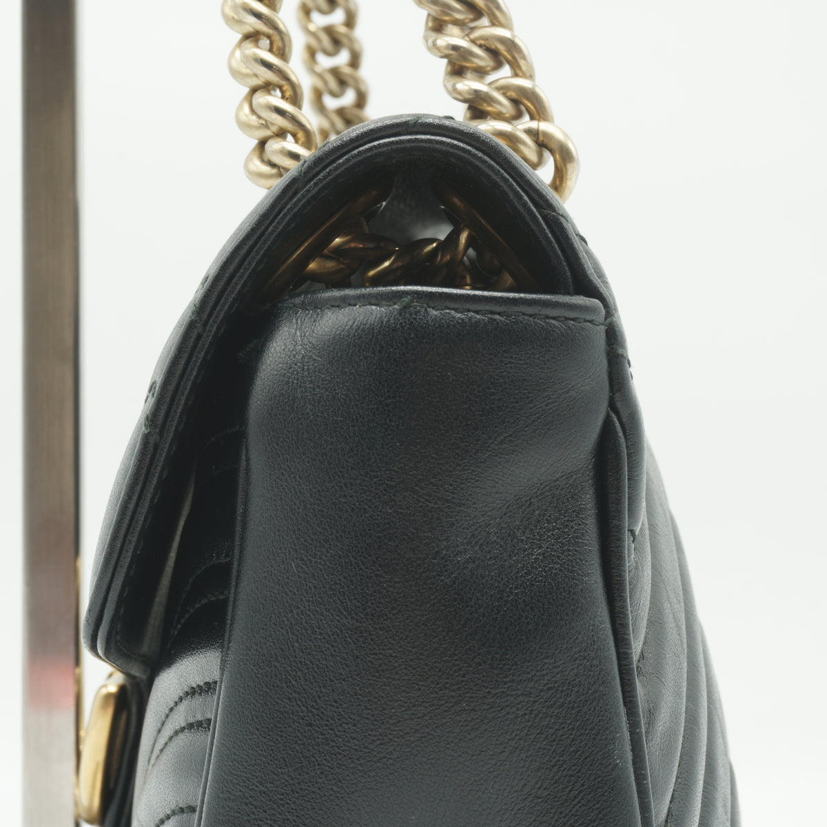 Gucci	Marmont Matelasse Medium Black GHW