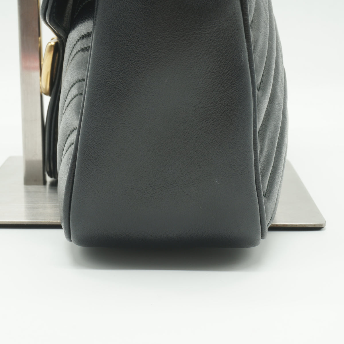Gucci	Marmont Matelasse Medium Black GHW