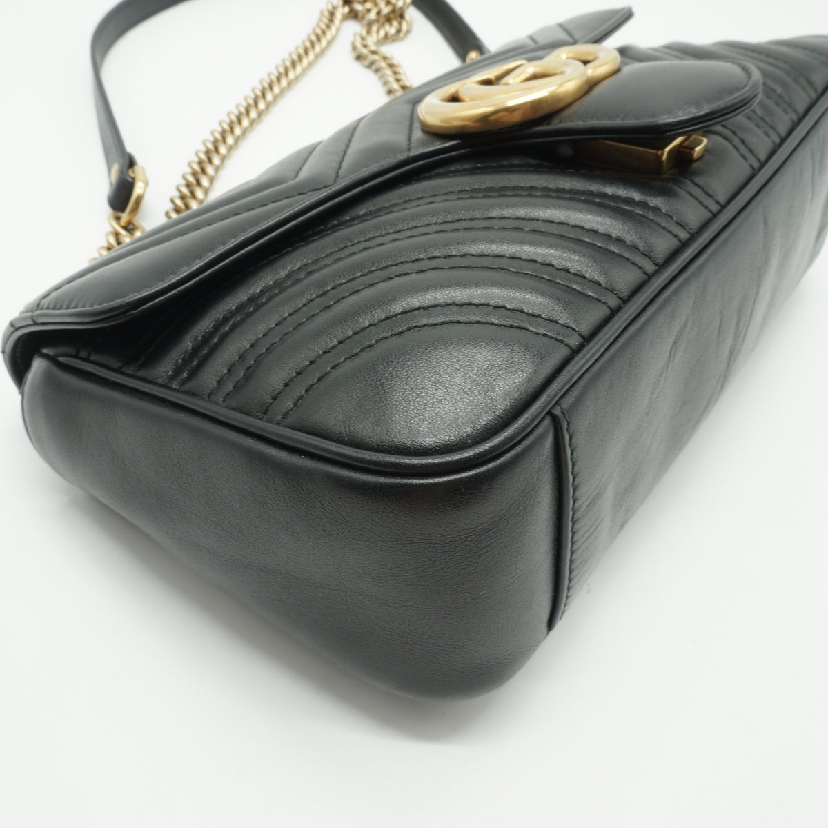 Gucci	Marmont Matelasse Medium Black GHW