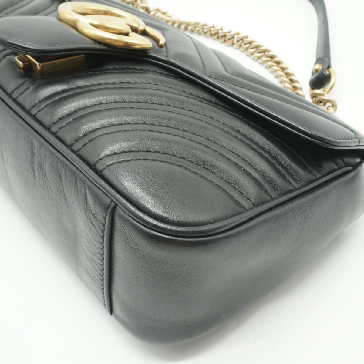 Gucci	Marmont Matelasse Medium Black GHW