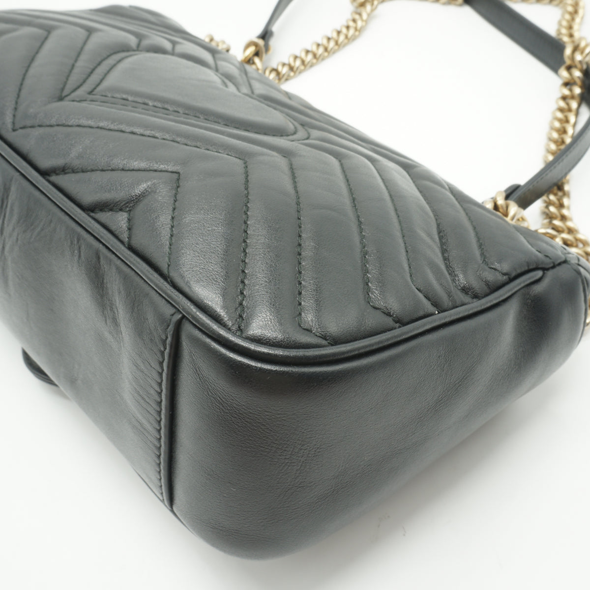 Gucci	Marmont Matelasse Medium Black GHW