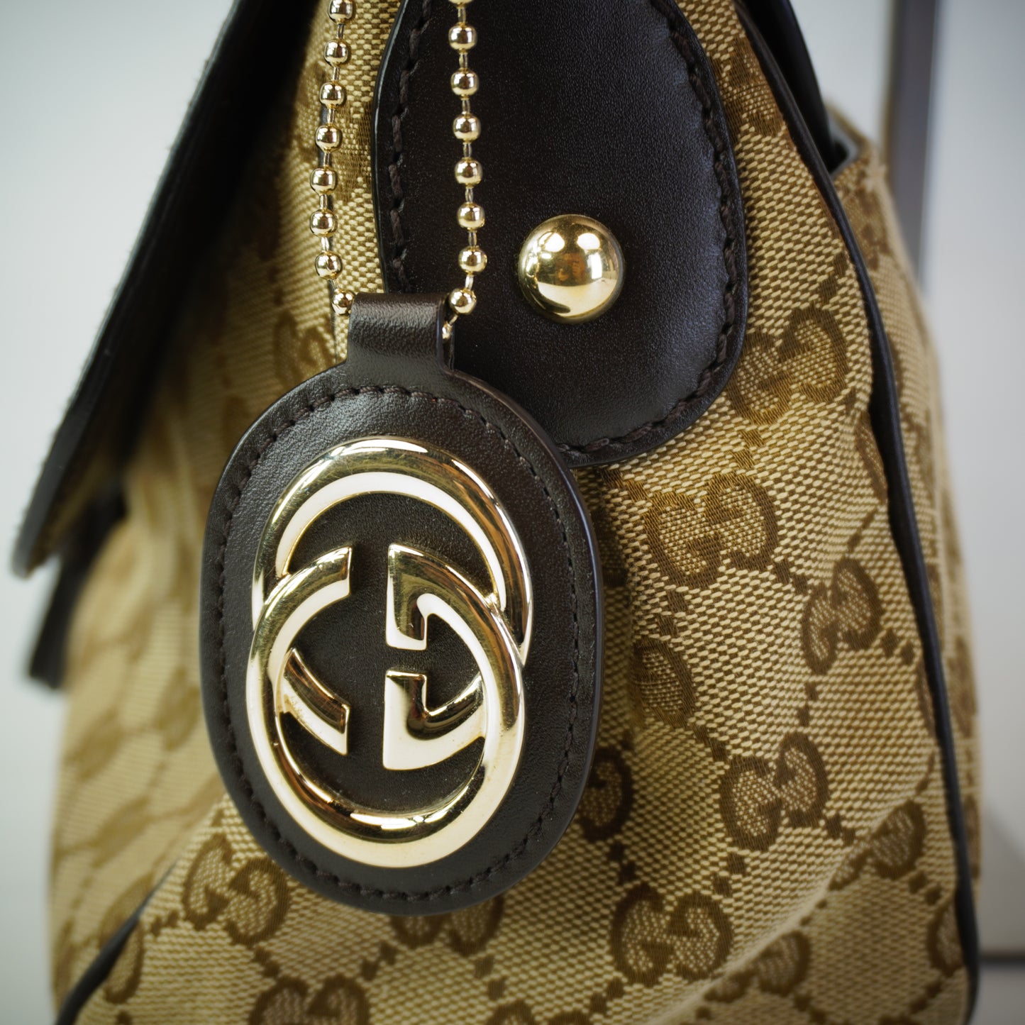 Gucci Sukey GG Canvas Flap Crossbody Bag SHW Medium