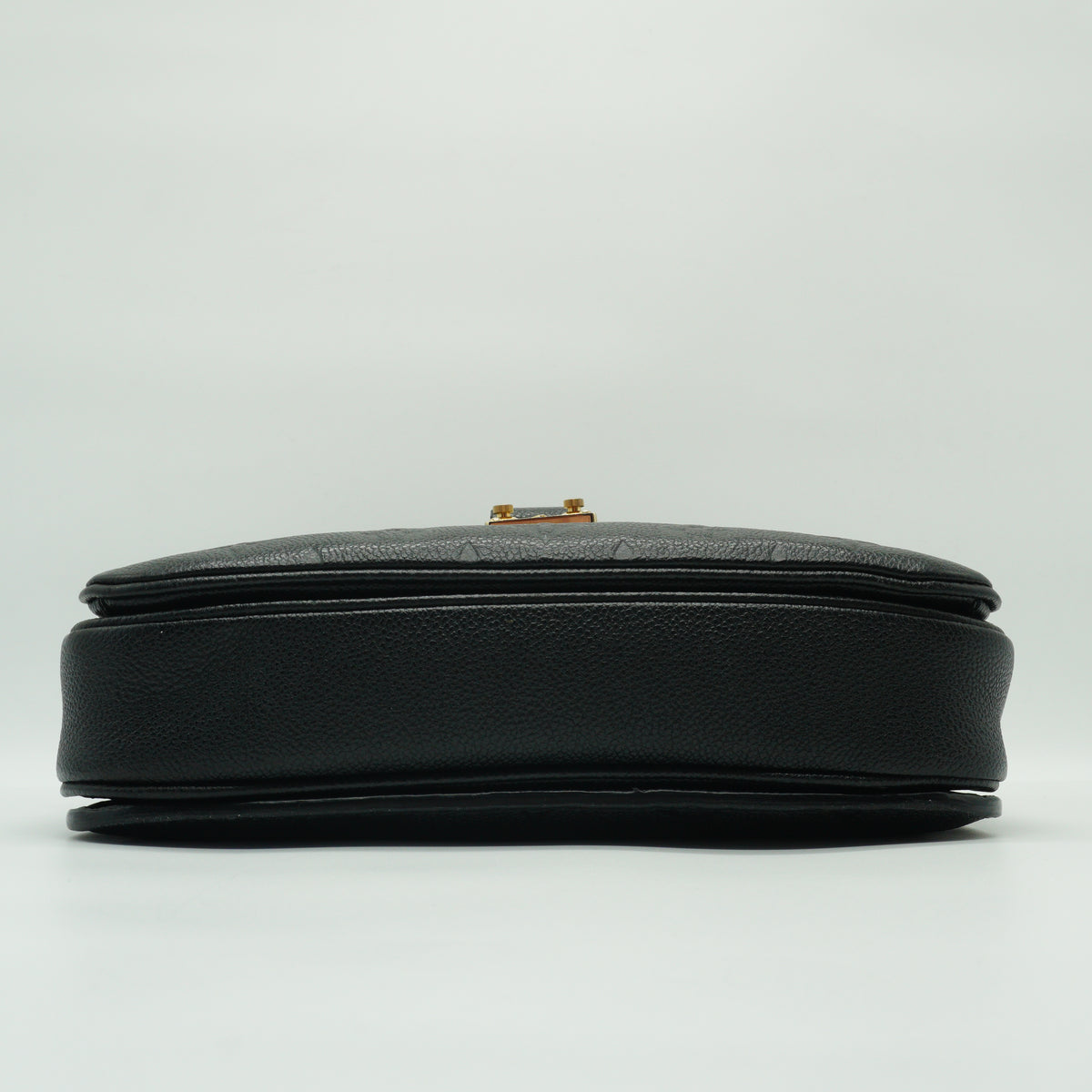 Louis Vuitton	Pochette Metis Black Small GHW