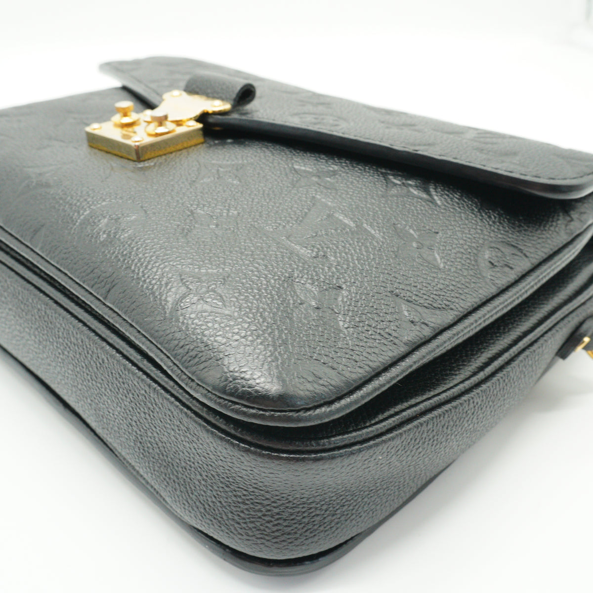 Louis Vuitton	Pochette Metis Black Small GHW