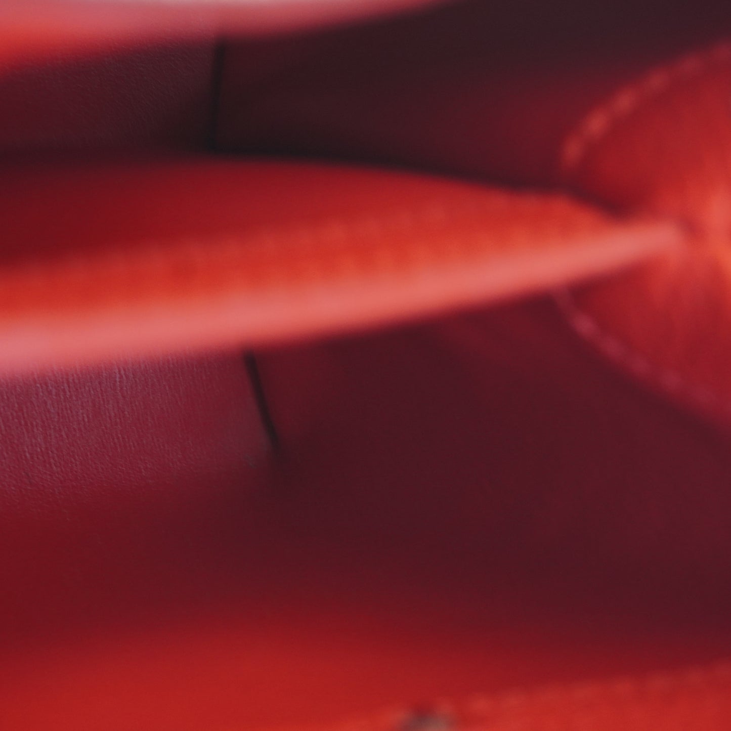 Louis Vuitton	Capucines BB Red