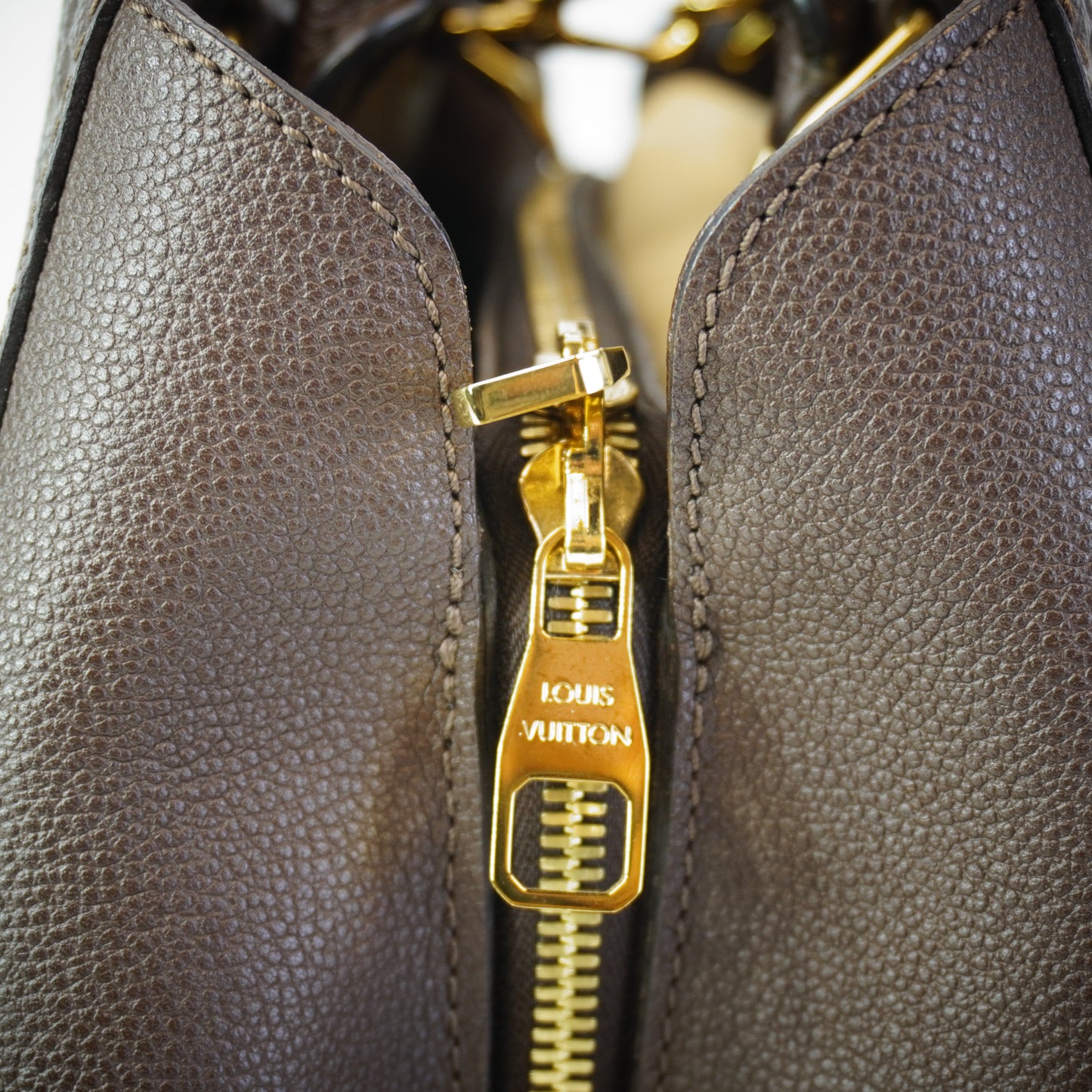 Louis Vuitton	Montaigne MM GHW