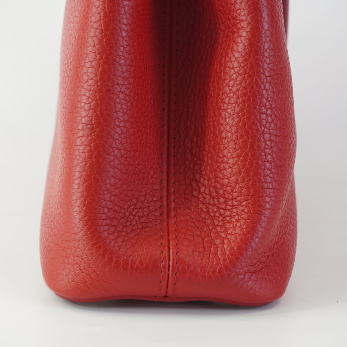 Louis Vuitton	Capucines BB Red