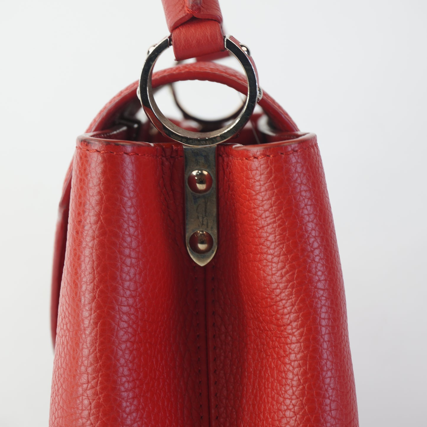 Louis Vuitton	Capucines BB Red