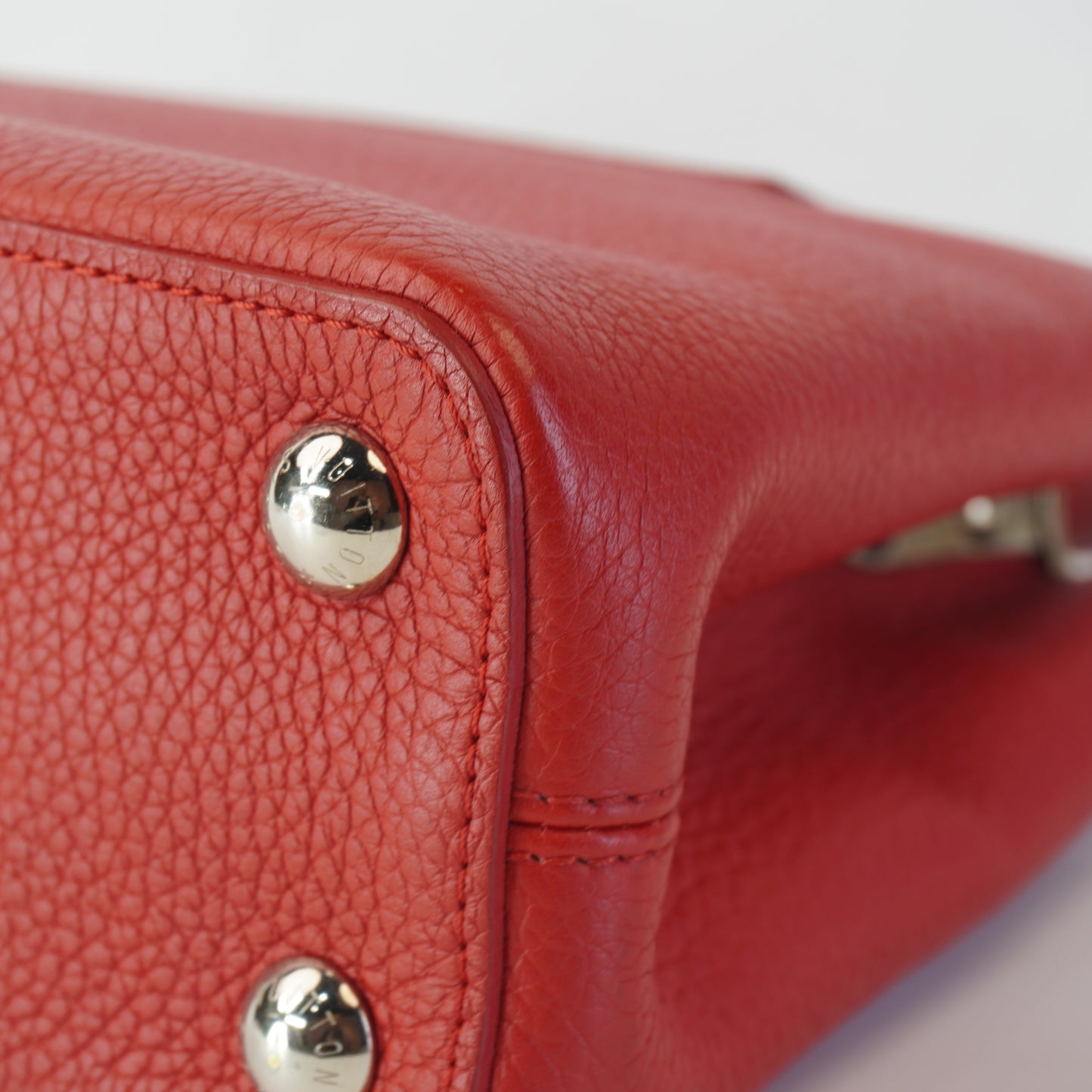 Louis Vuitton	Capucines BB Red