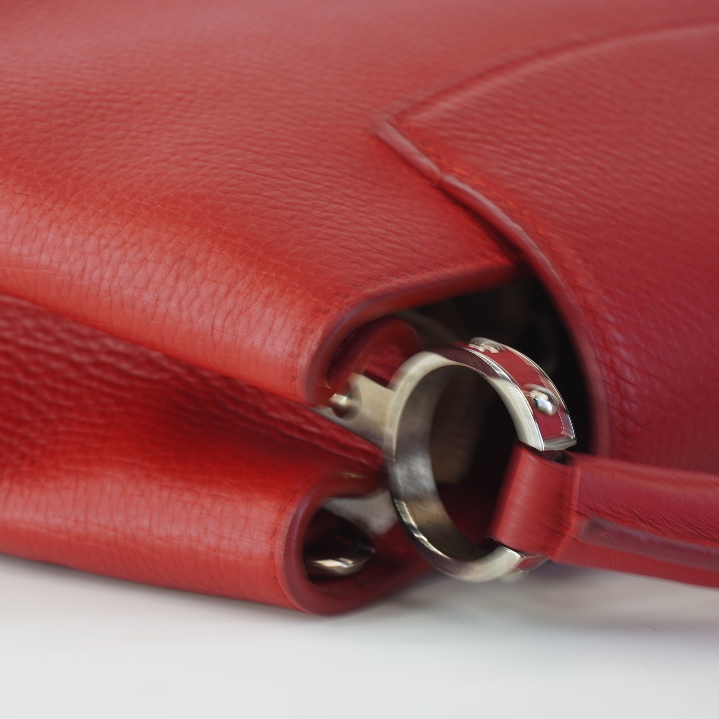 Louis Vuitton	Capucines BB Red