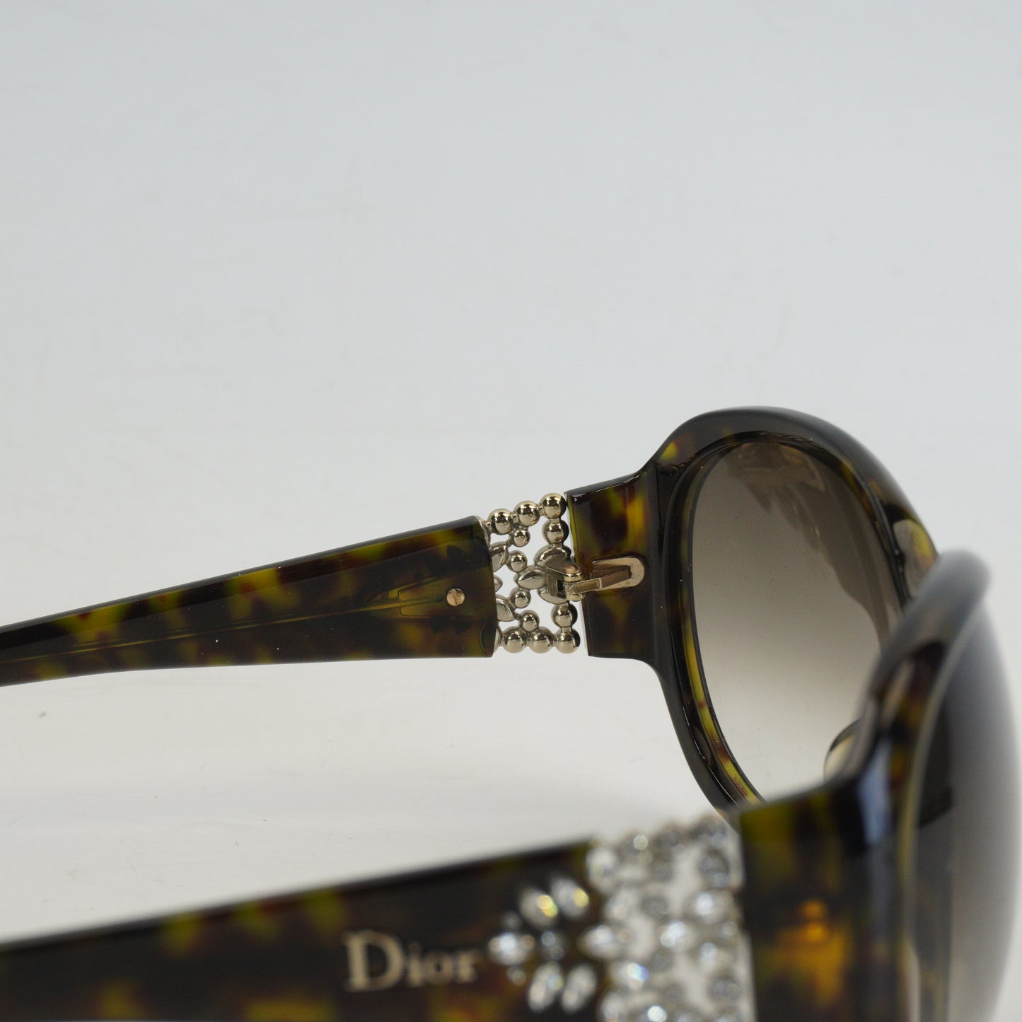 Dior	Delicacy Sunglasses