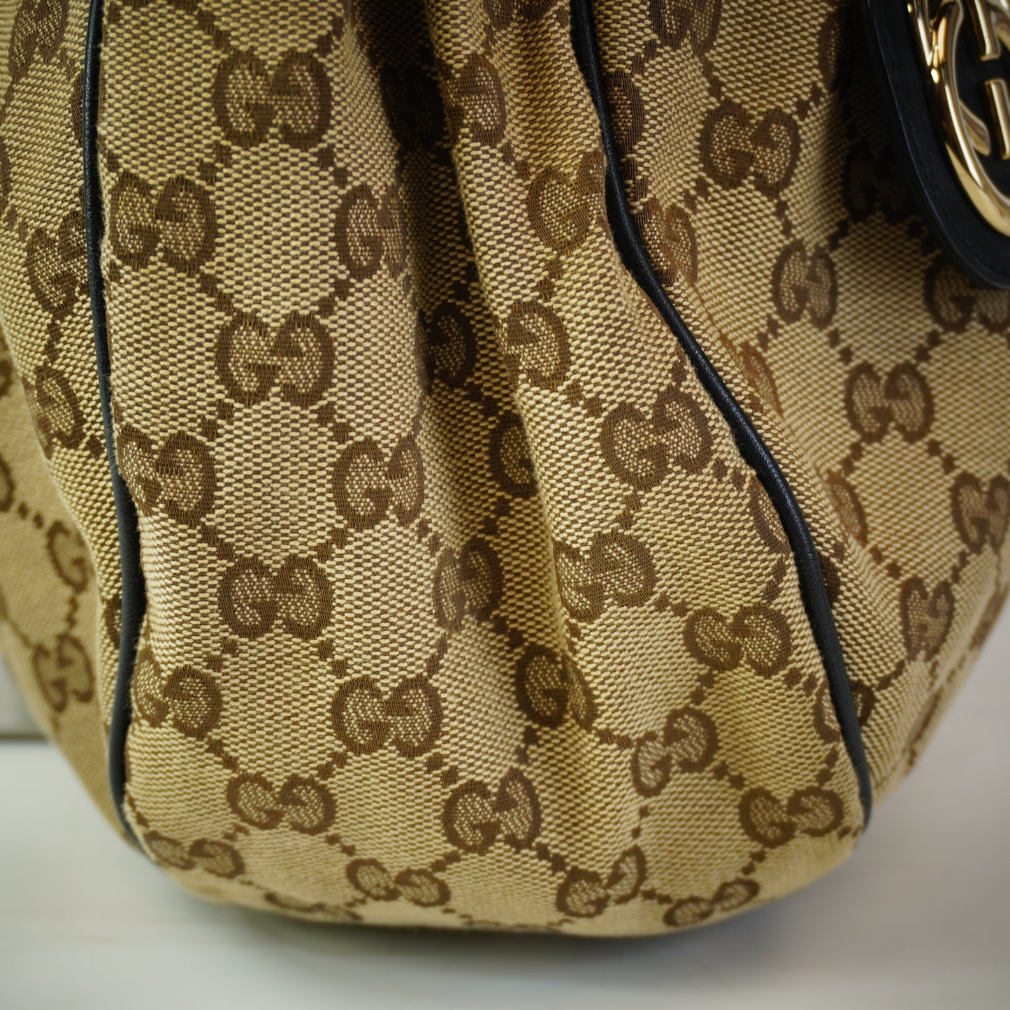 Gucci Sukey Hobo Bag GHW Medium