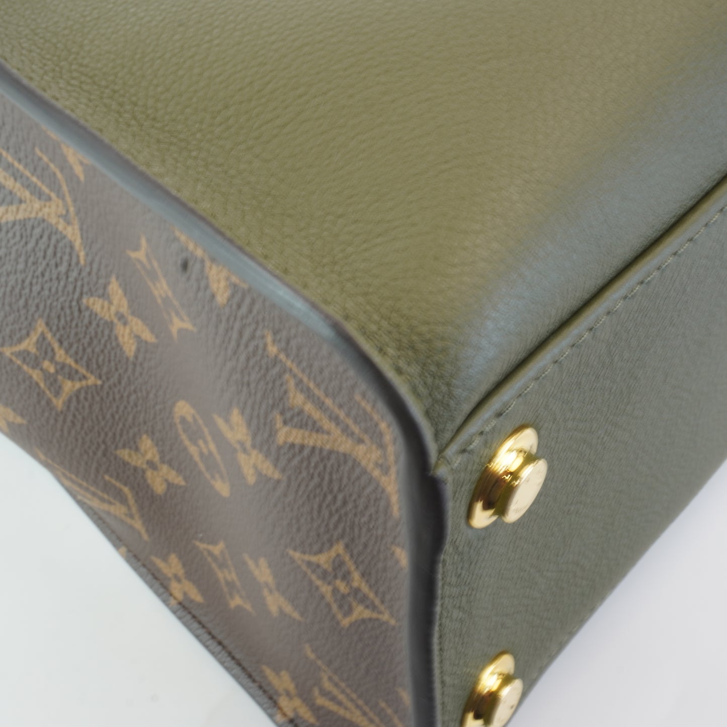 Louis Vuitton	On the Side