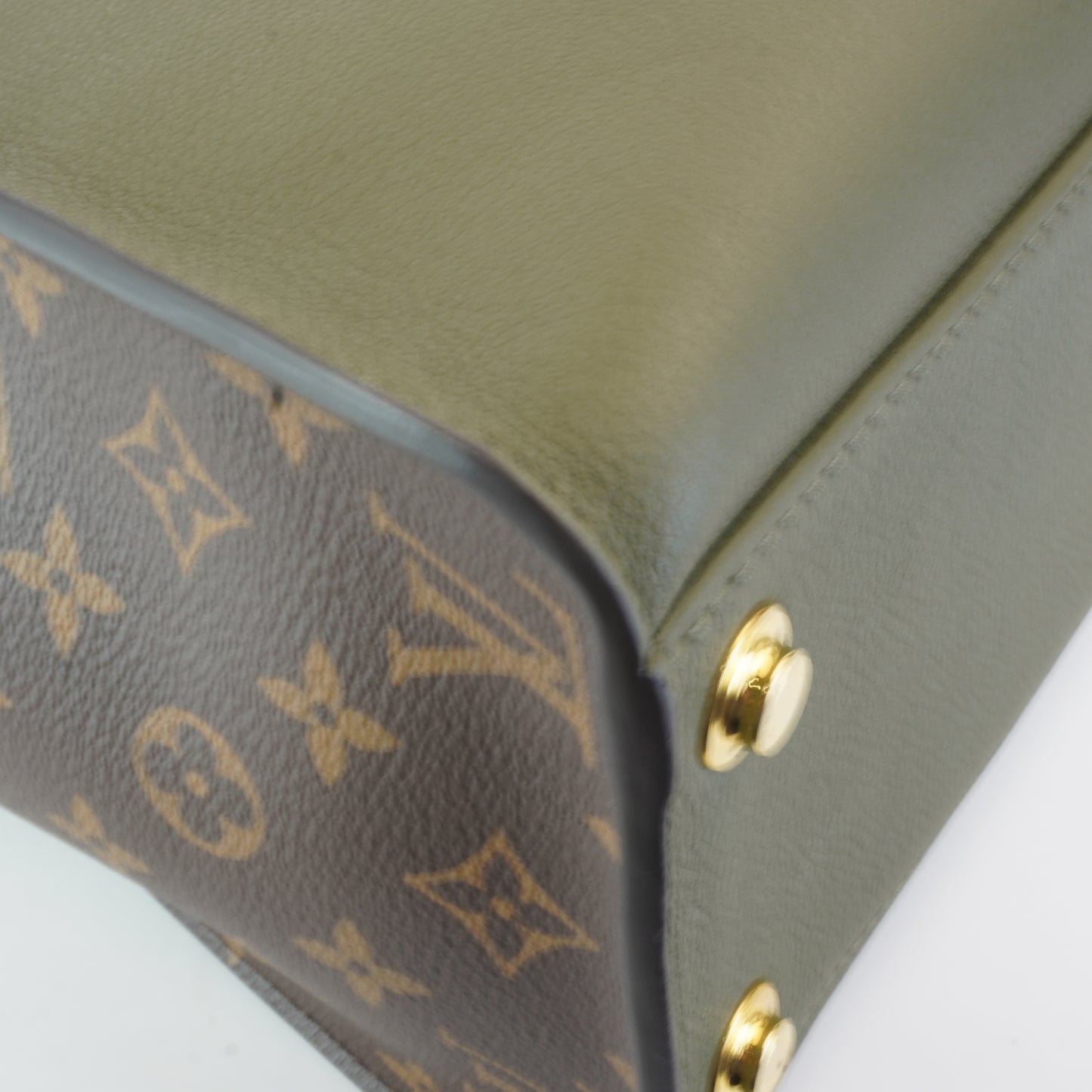 Louis Vuitton	On the Side