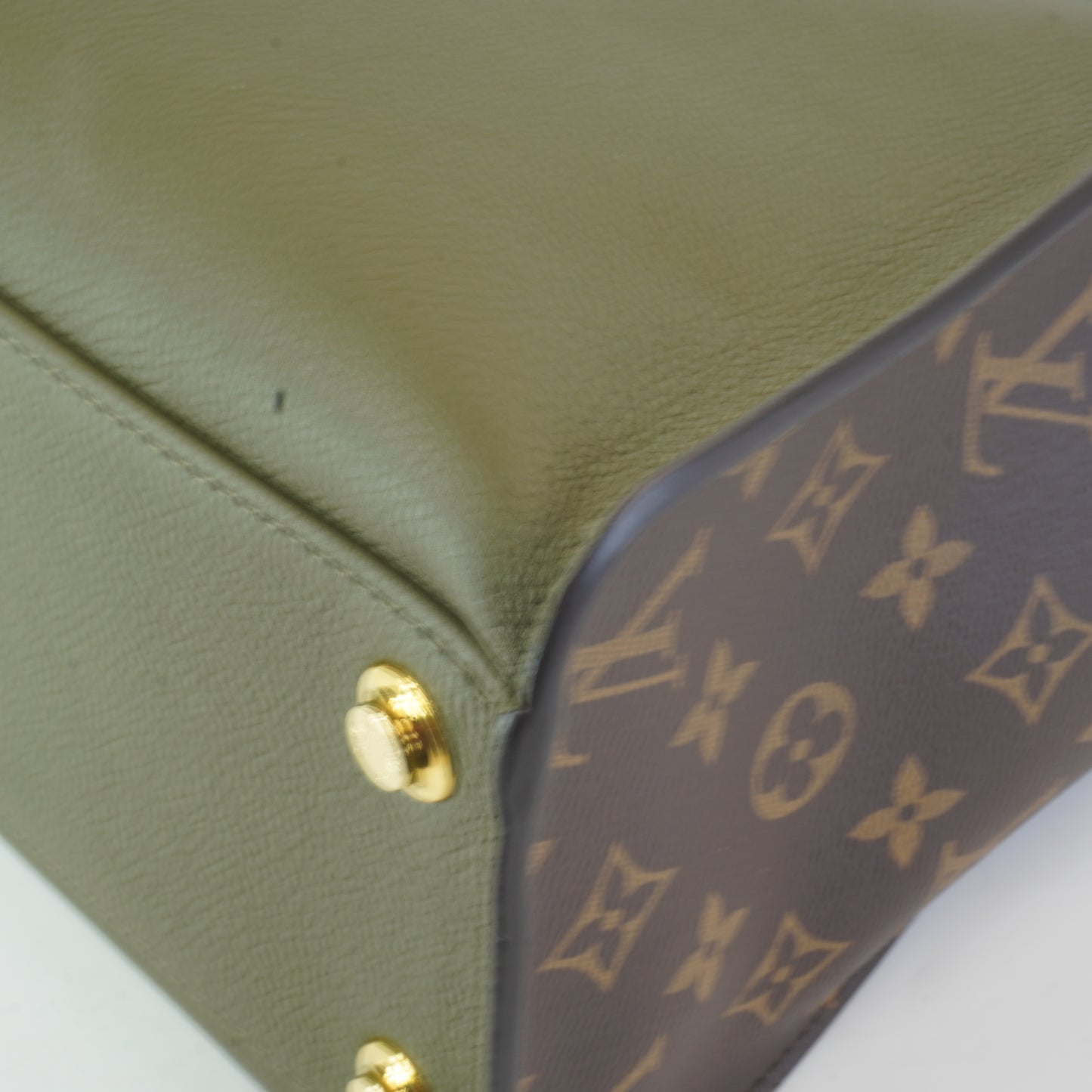Louis Vuitton	On the Side