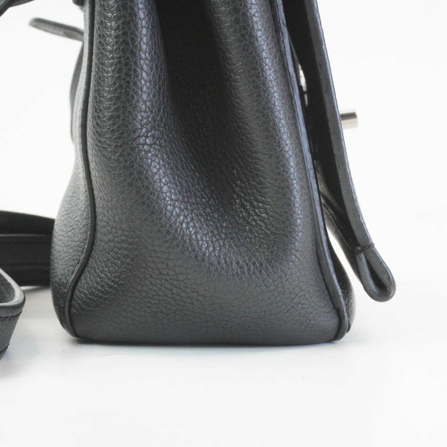 Louis Vuitton	Lockme II BB Bag in black Small SHW
