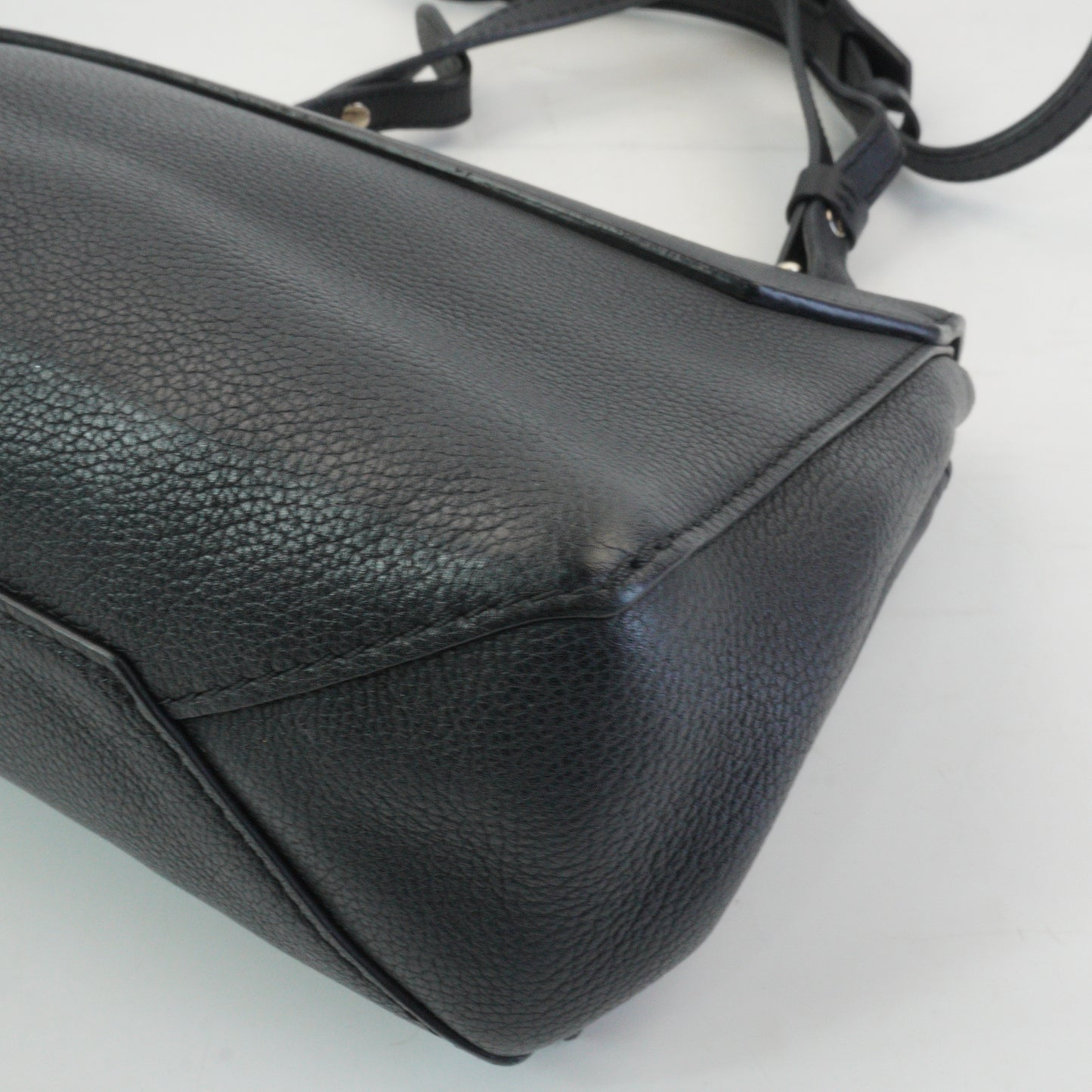 Louis Vuitton	Lockme II BB Bag in black Small SHW