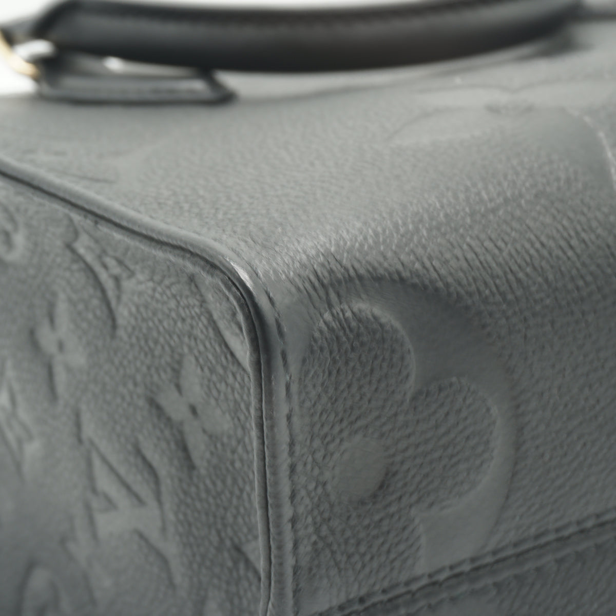 Louis Vuitton	OnTheGo PM Black GHW