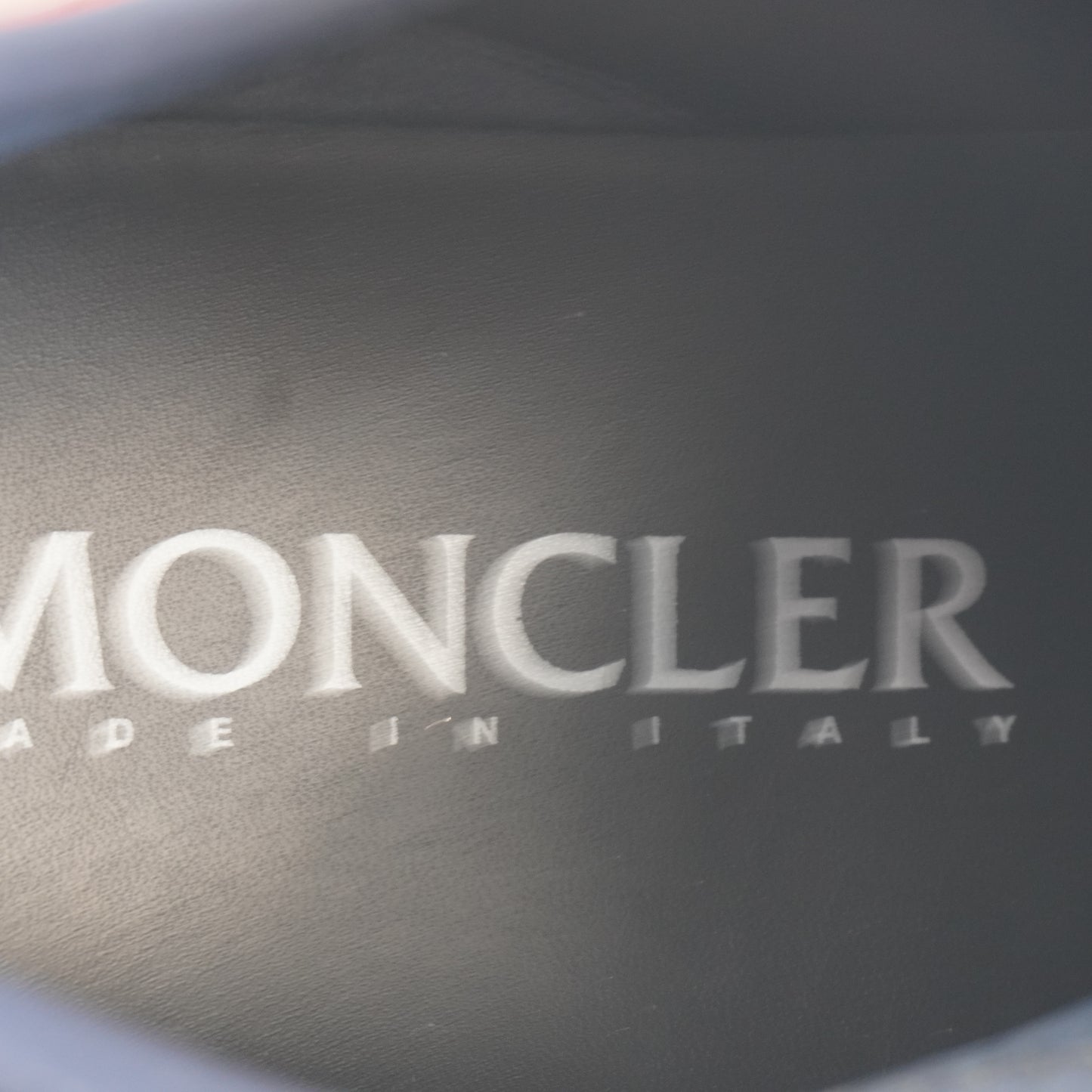 Moncler	Lunarove navy Size 40