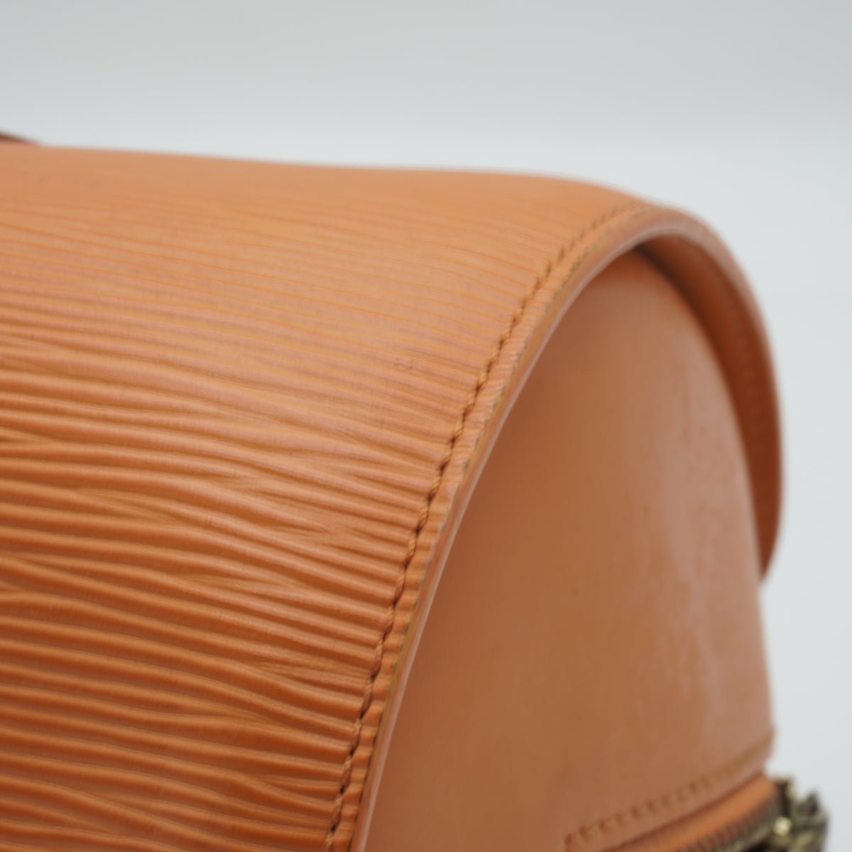 Louis Vuitton	Soufflot Handbag Oranger Medium GHW