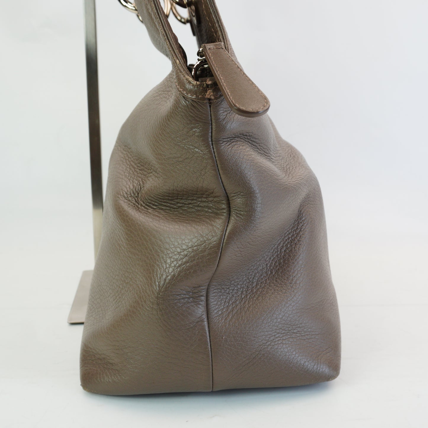 Dior	pebbled leather Neo Classic shoulder bag Medium Taupe SHW