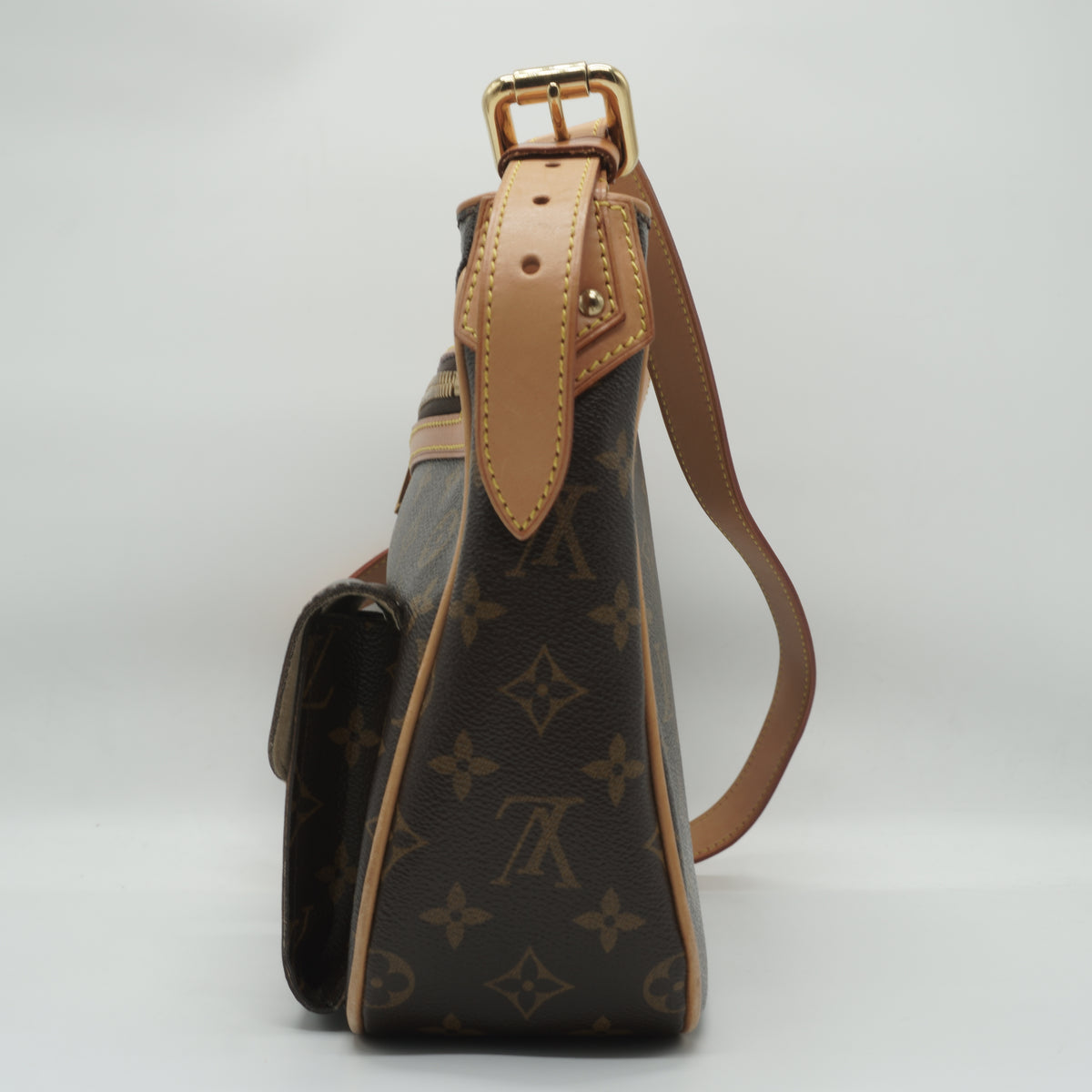 Louis Vuitton	Hudson GM Bag Monogram Canvas GHW