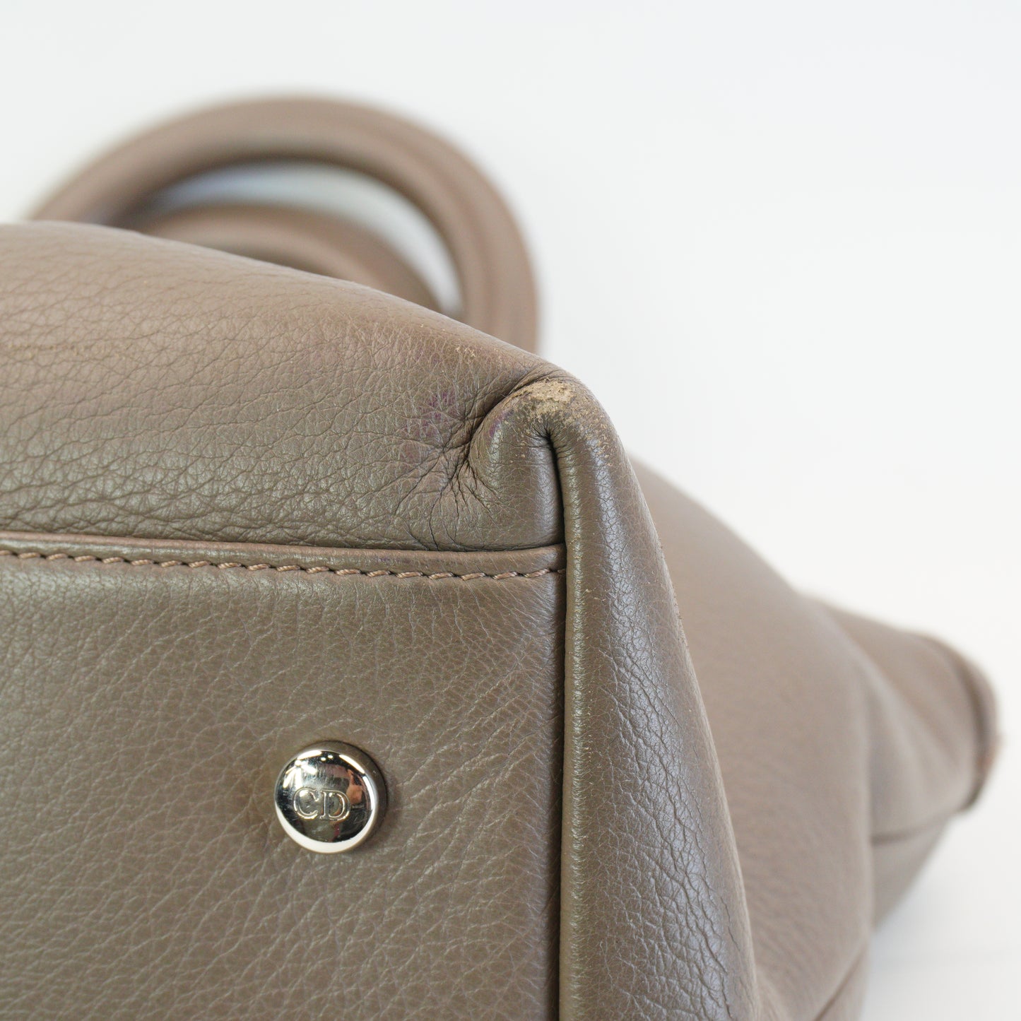Dior	pebbled leather Neo Classic shoulder bag Medium Taupe SHW