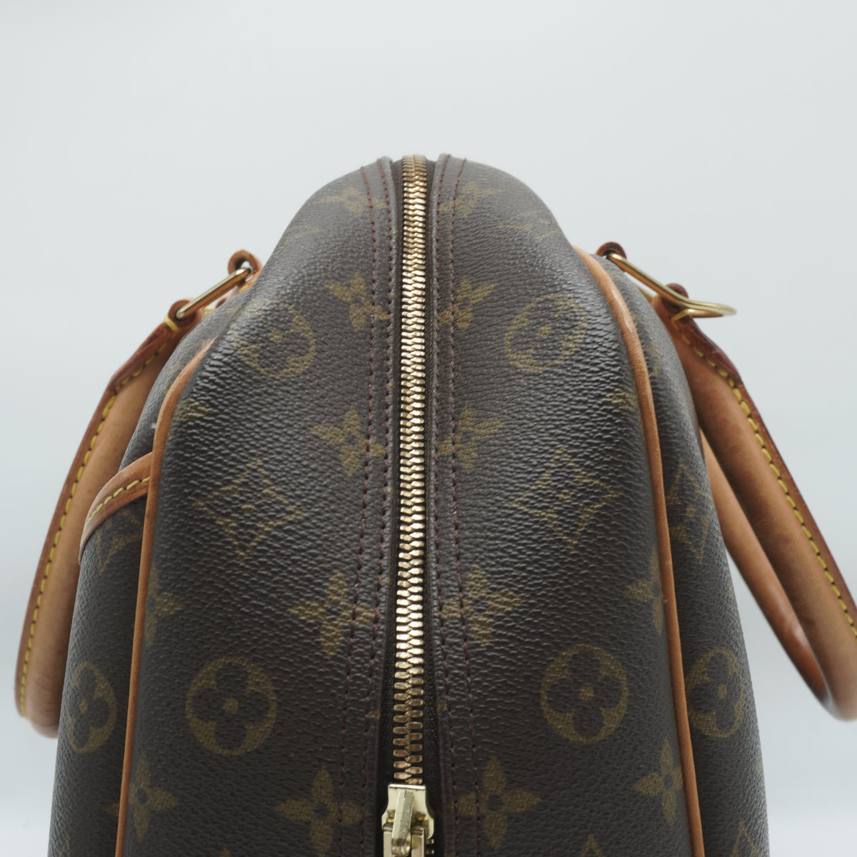 Louis Vuitton	Deauville Bag Medium Monogram Canvas GHW