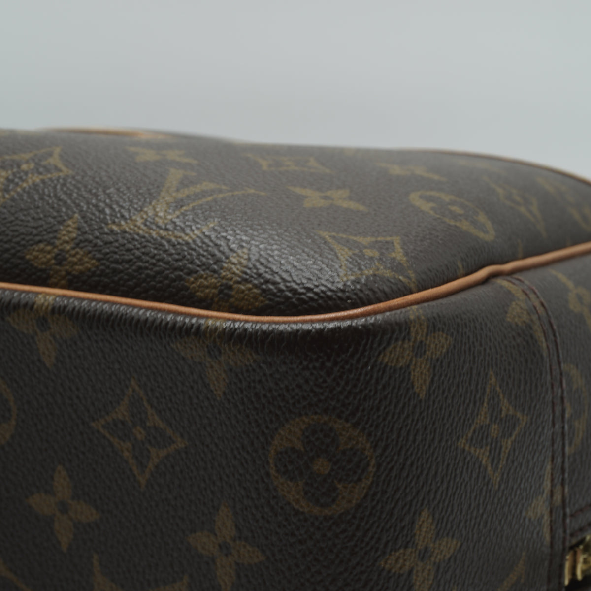 Louis Vuitton	Deauville Bag Medium Monogram Canvas GHW