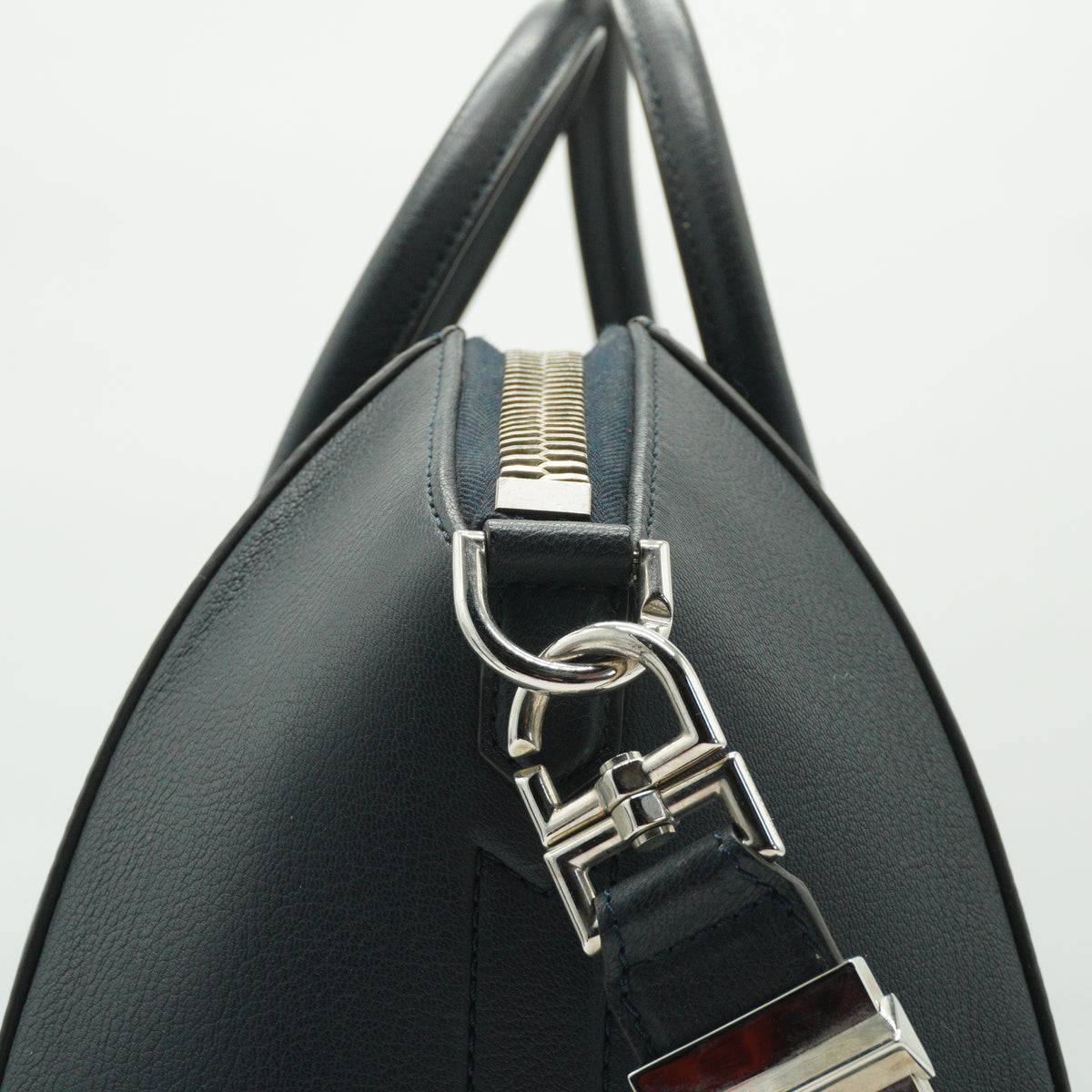 Givenchy	Antigona Dark Blue Large SHW