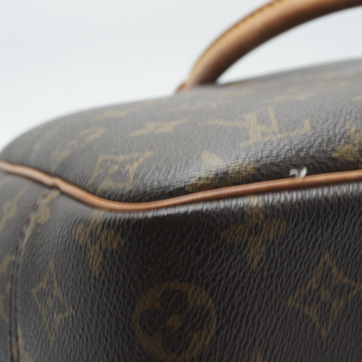 Louis Vuitton	Deauville Bag Medium Monogram Canvas GHW