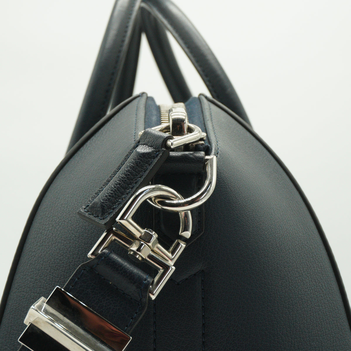Givenchy	Antigona Dark Blue Large SHW