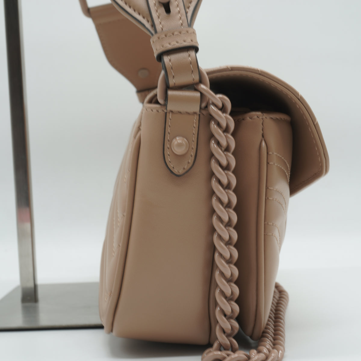 Gucci	GG Marmont Metelasse Shoulder Bag Beige Medium Tonal SHW