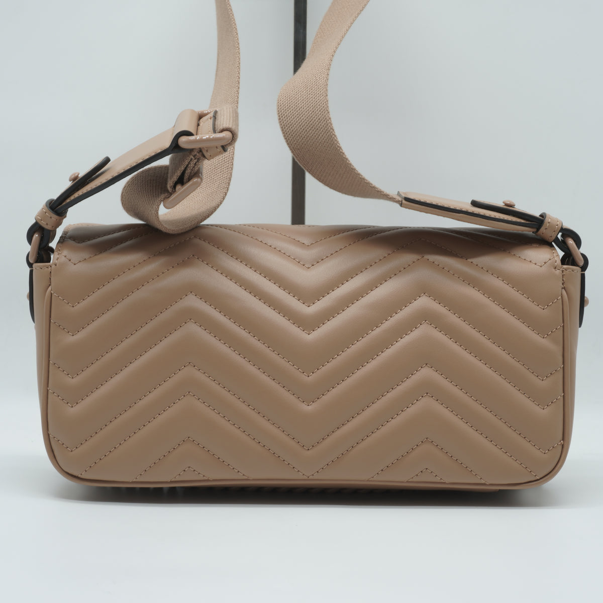 Gucci	GG Marmont Metelasse Shoulder Bag Beige Medium Tonal SHW