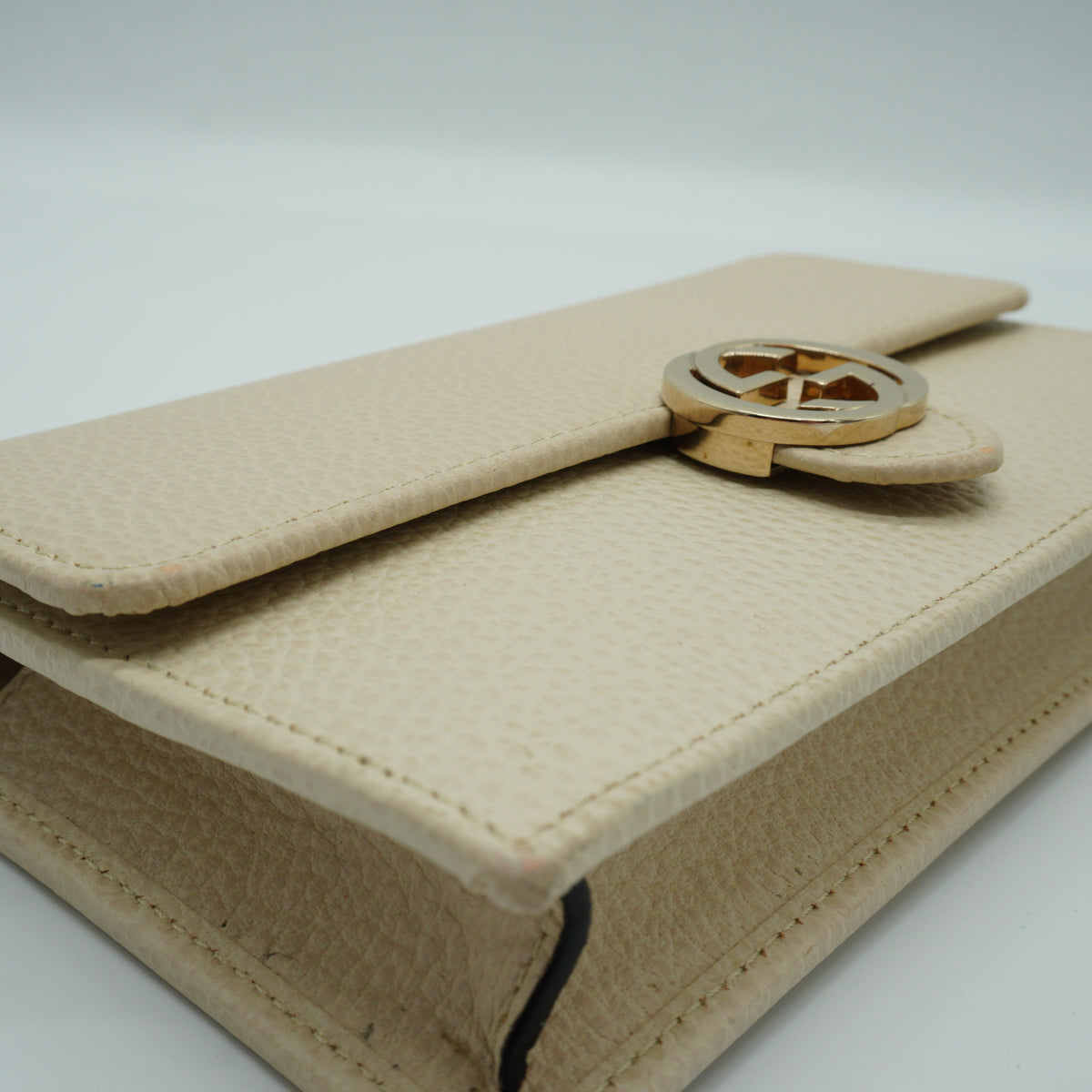 Gucci	Interlocking G wallet On Chain white GHW