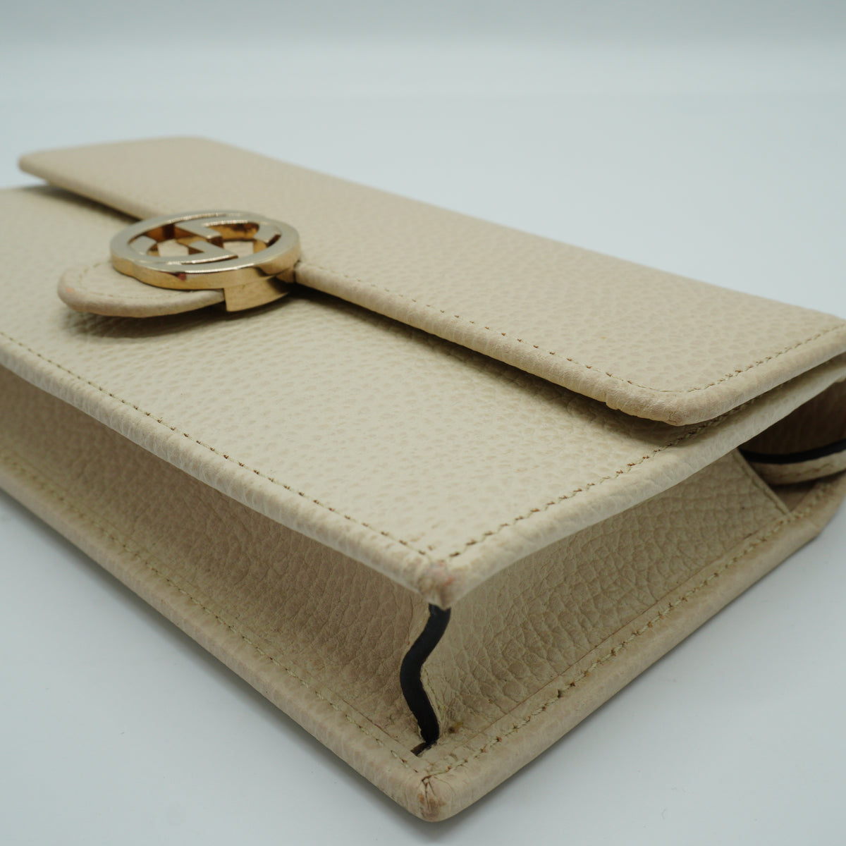 Gucci	Interlocking G wallet On Chain white GHW