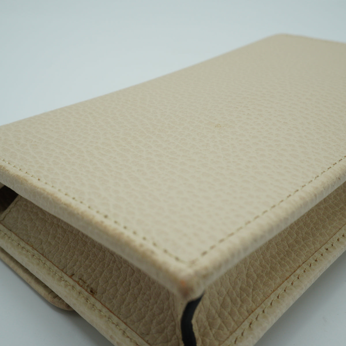 Gucci	Interlocking G wallet On Chain white GHW