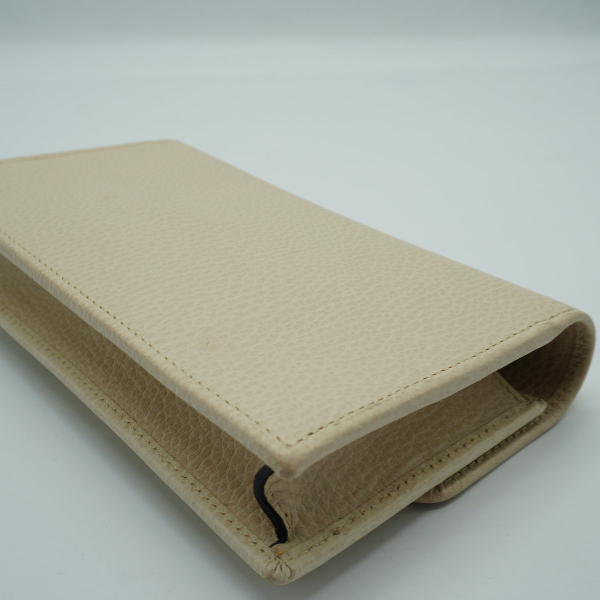Gucci	Interlocking G wallet On Chain white GHW