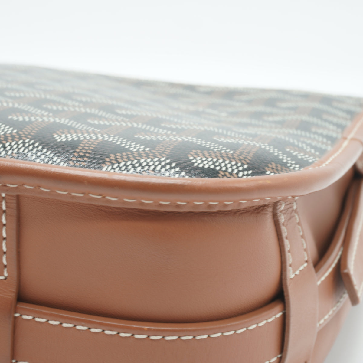 Goyard	Belvedere Messenger Bag MM SHW