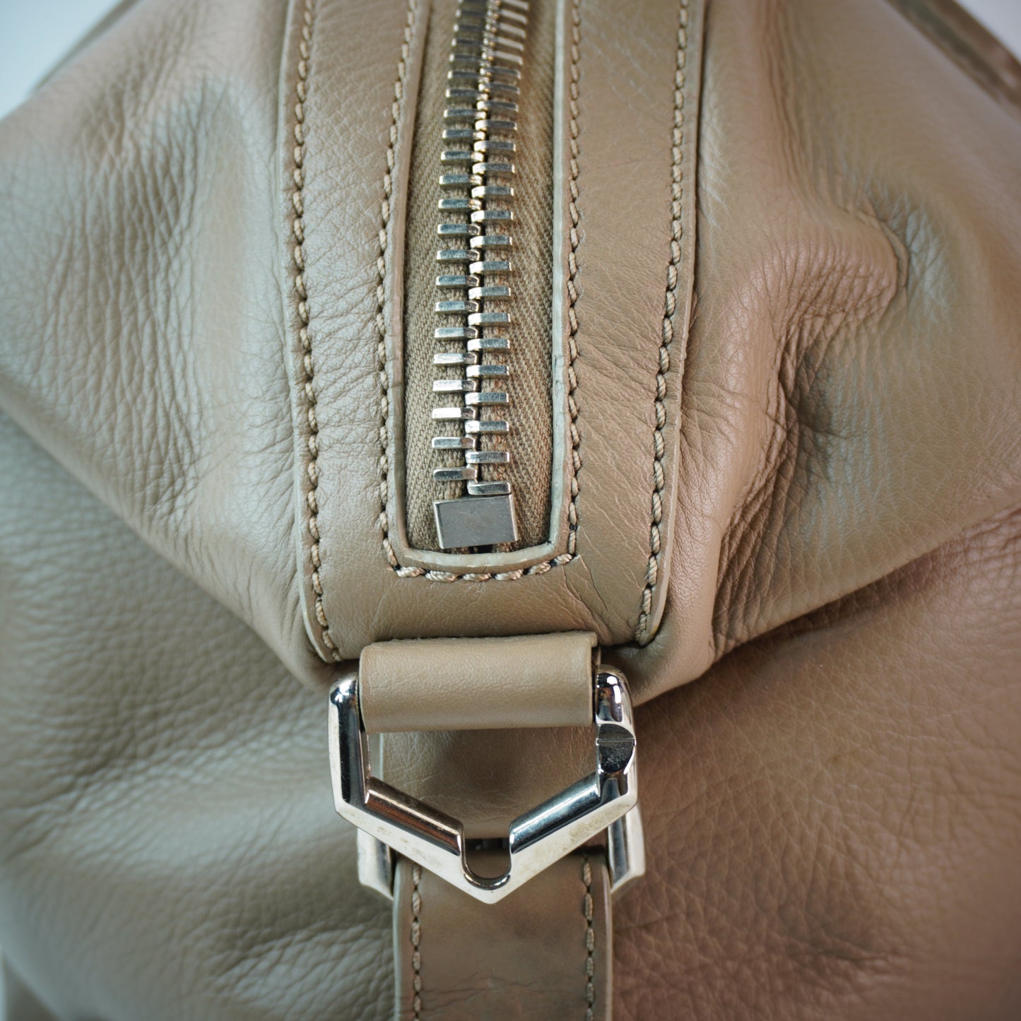 Givenchy Nightangle SHW Medium